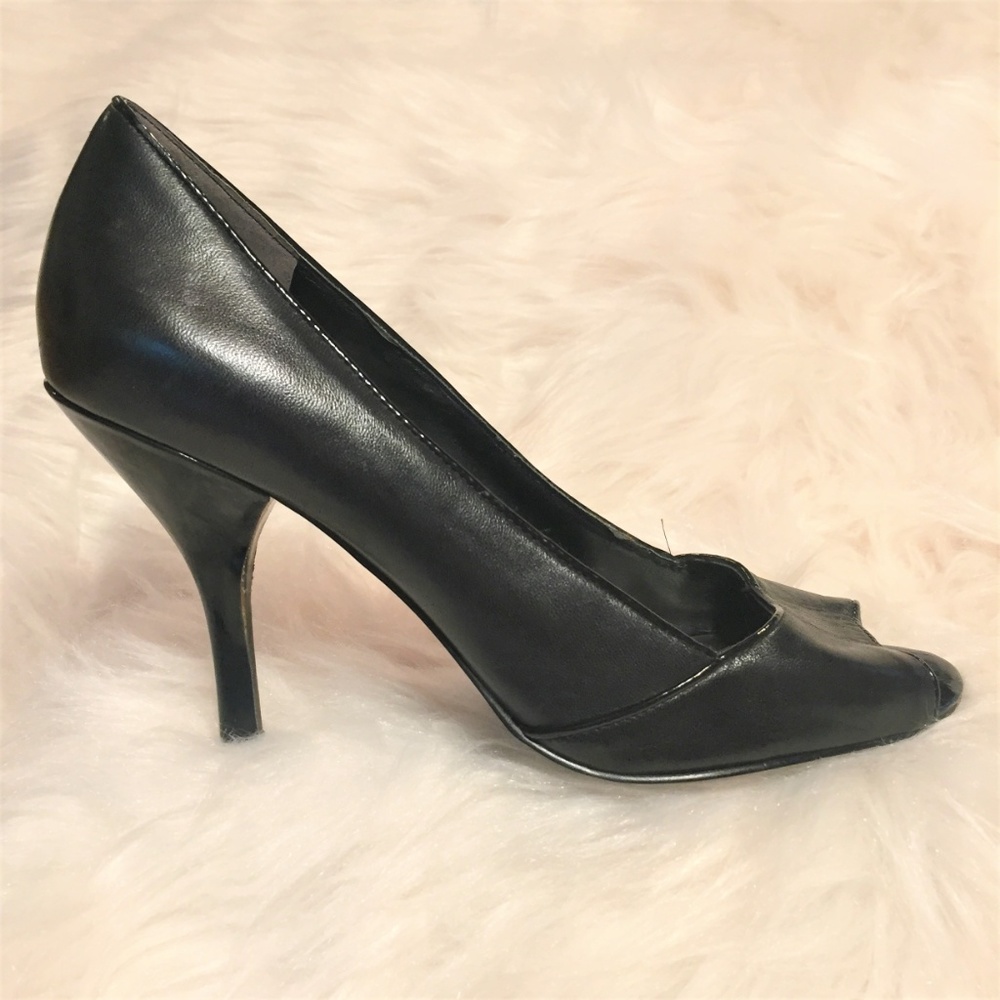 Nine West Black Peep Toe Pumps (Womens 8.5)